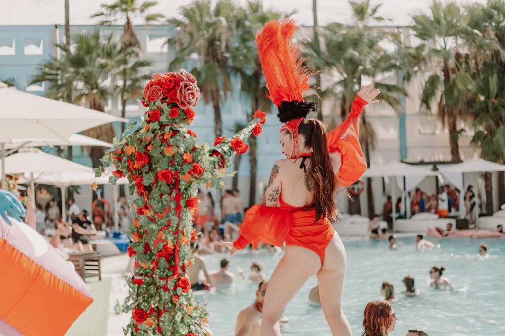 bailarina rojo bailarin flor amor verano occo pool verano 2023